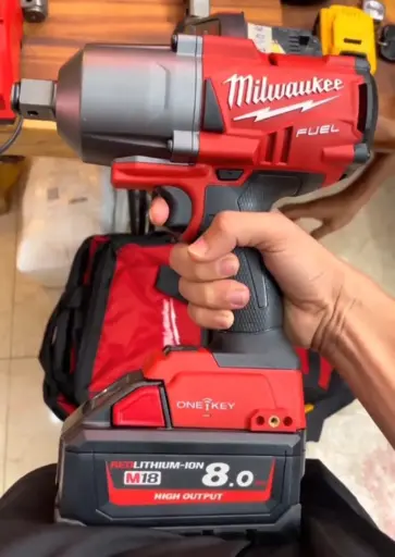 Llave de Impacto Inalámbrica ¾” Milwaukee 